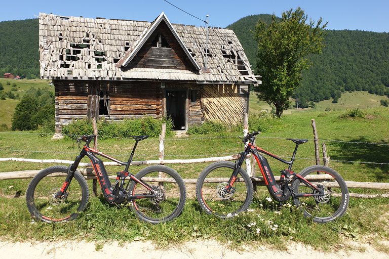 De Brasov : Parc national de Piatra Craiului en Ebike