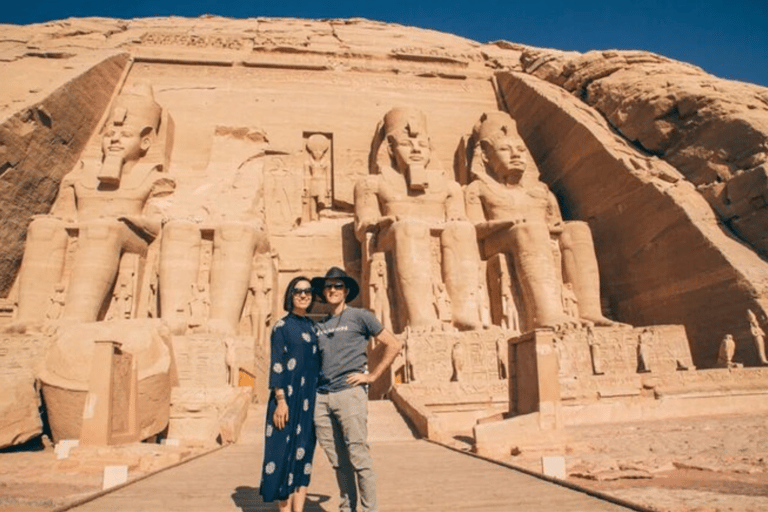 Från Aswan: Abu Simbel privat dagstur med lunch