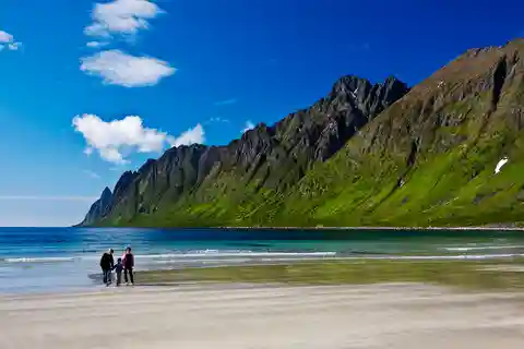 Von Tromsø aus: Selbstgeführte Fjordtour nach Senja und Mittagessen vor Ort