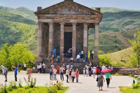 Visite privée du temple de Garni, du monastère de Geghard, du lac Sevan