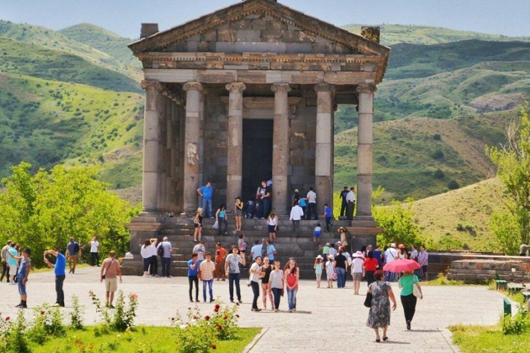 Visite privée du temple de Garni, du monastère de Geghard, du lac Sevan