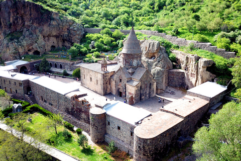 Visite privée du temple de Garni, du monastère de Geghard, du lac Sevan