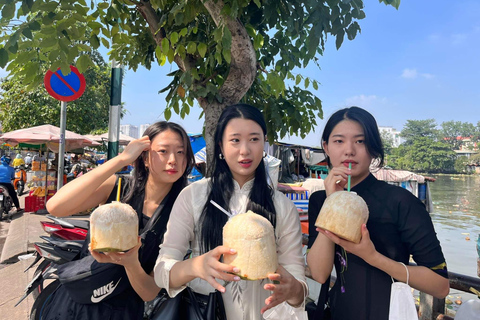 Saigon: Visite culinaire de nuit en motoTour de nuit en moto