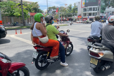 Saigon: Visite culinaire de nuit en motoTour de nuit en moto