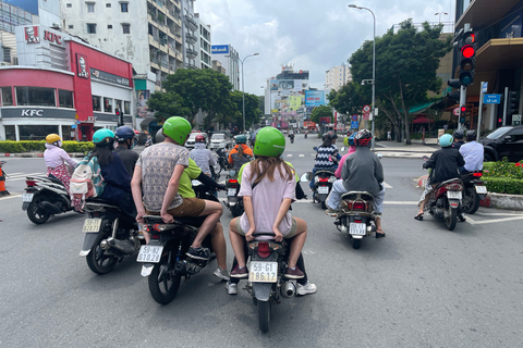 Saigon: Nächtliche Food-Tour mit dem Motorroller