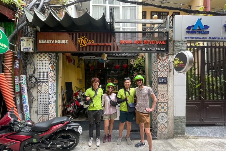 Saigon: Visite culinaire de nuit en motoTour de nuit en moto