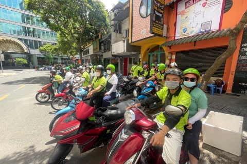 Saigon: Visite culinaire de nuit en motoTour de nuit en moto