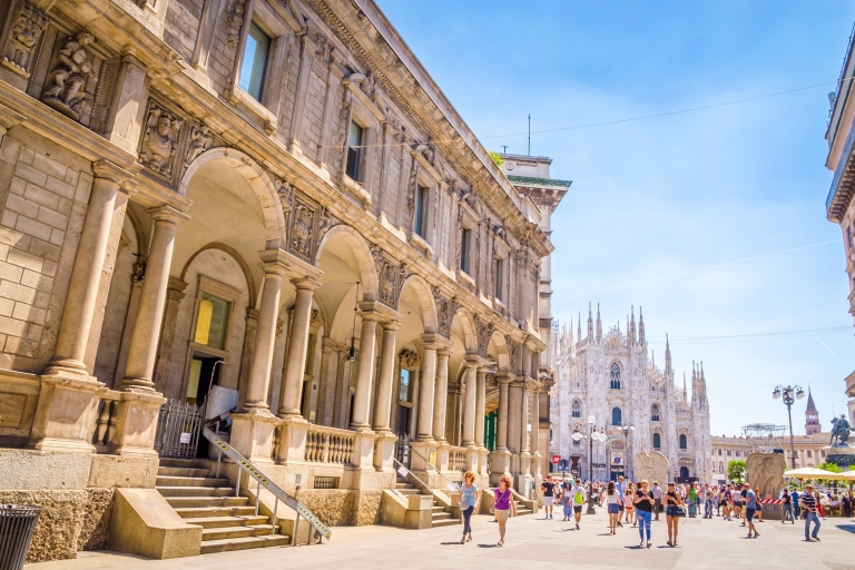 Visita privada sin colas a la Catedral del Duomo y acceso a la azotea4,5 horas: Catedral de Milán, Museo, Azoteas y Transporte
