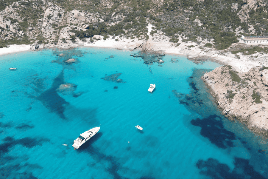 Ab Santa Teresa Gallura: Ganztägige Bootstour auf La Maddalena. Foto: GetYourGuide Ab Santa Teresa Gallura: Ganztägige Bootstour auf La Maddalena. Foto: GetYourGuide