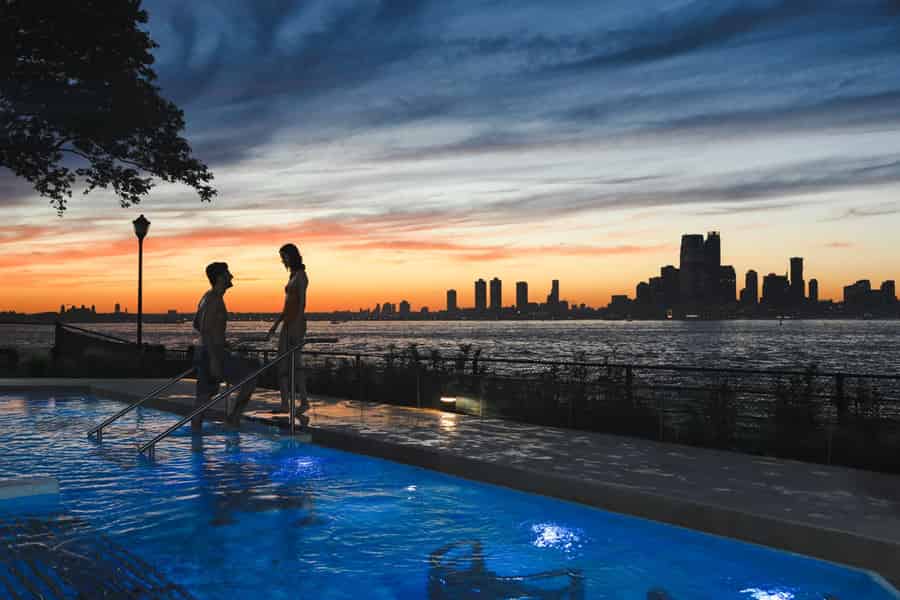 New York City: Eintrittskarte für das QC NY Spa auf Governors Island. Foto: GetYourGuide New York City: Eintrittskarte für das QC NY Spa auf Governors Island. Foto: GetYourGuide