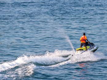 Santorini Alquiler de motos acuáticas en la playa de Perivolos