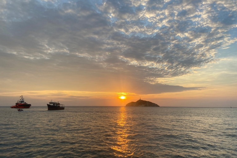Santa Marta: zonsondergang Zeilen in de baaiStandaard Optie