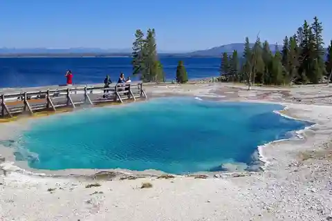 Salt Lake City: Yellowstone 4-day Small Group Tour