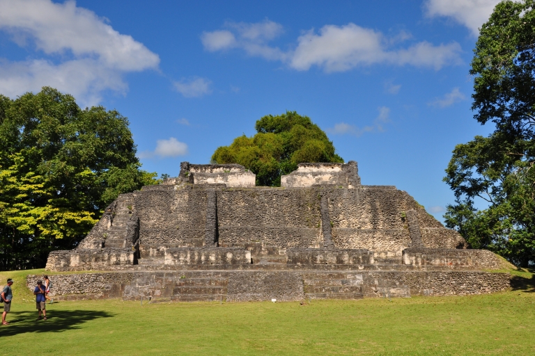 Belize : Ruines mayas et visite du trou bleu à l'intérieur des terresVisite guidée des ruines de Xunantunich et visite du trou bleu à l'intérieur des terres