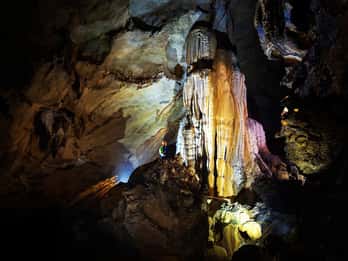 Dong Hoi: Expedition in die Cha Loi Höhle wie Tarzan im Dschungel