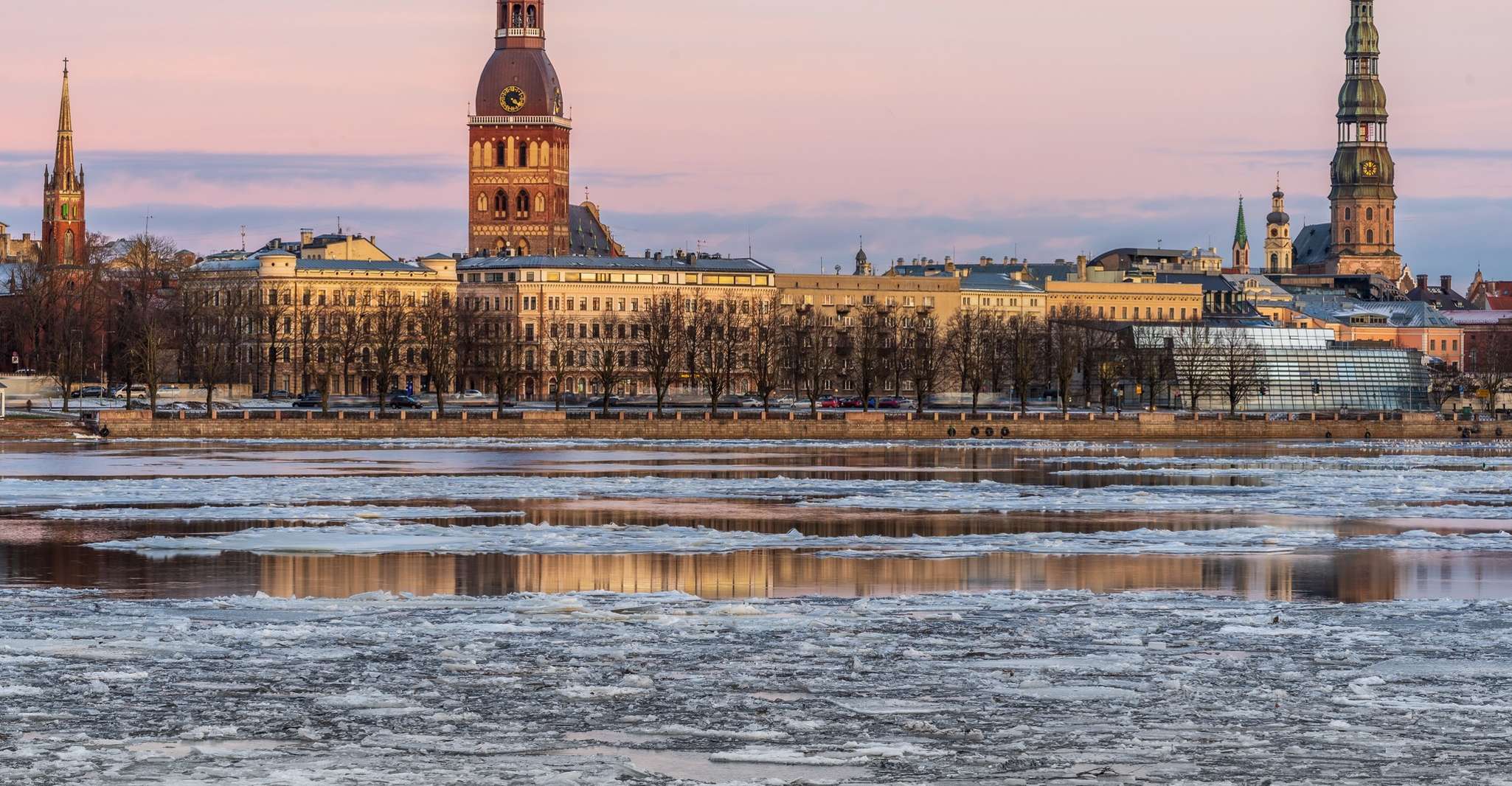 Riga Explorer Bike Tour - Hizvo