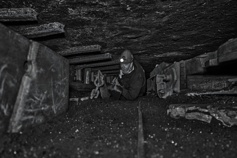 Longyearbyen: Historic Coal Mine Tour at Gruve 3