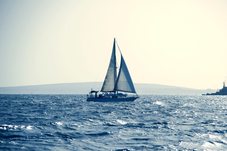Sailboat charter in Palma de Mallorca (Real Club Nautico)