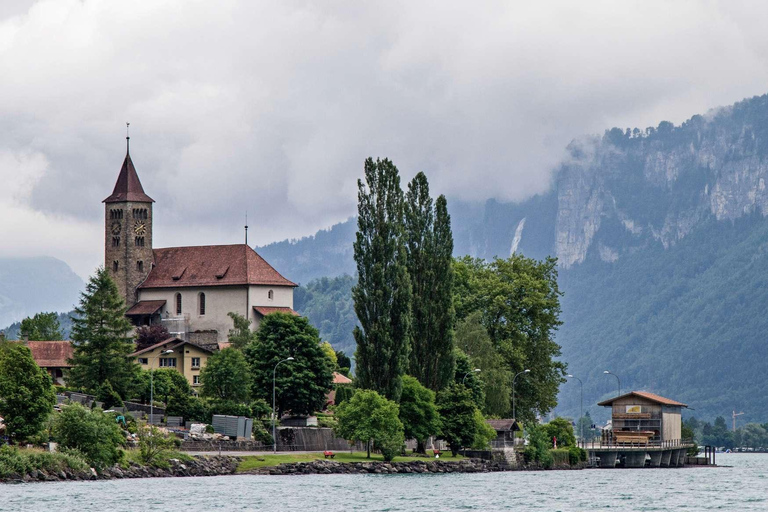 Private Auto Tour Schweizer Hauptstadt, Schlösser & Seen ab Luzern