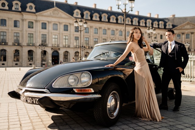 Visit Paris 1 Way Private Airport Transfer in a Citroën DS 21 in Paris