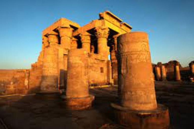 From Cairo: 12-Day Tour with Luxor to Aswan Cruise &amp; Petra