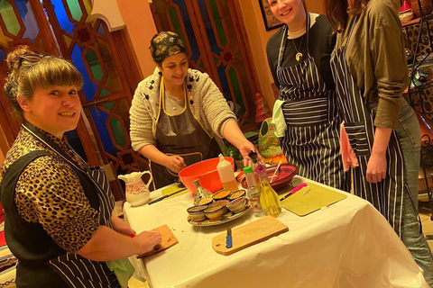 Marokkaanse kookles met chef-kok FatimaMarokkaanse kookles met chef Fatima