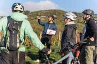 Bicicleta de medio día guiada en Beaujolais - Mont Brouilly y Wine - Housity