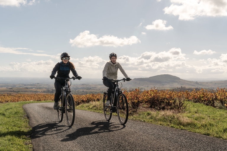 Half day bike guided in Beaujolais - Mont Brouilly and wine Mont Brouilly : Discover the landscape from the top and wine