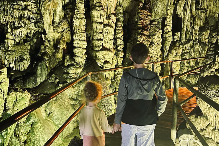 Agios ou Elounda: excursion d'une journée à la grotte de Zeus et au palais de KnossosVéhicule limousine ou SUV 3 places de classe premium