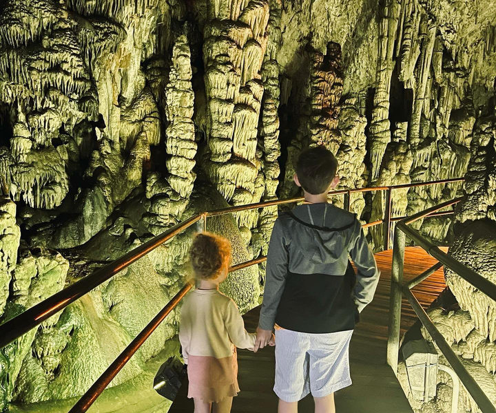 From Agios or Elounda: Zeus Cave & Knossos Palace Day Tour