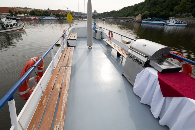 Prague: Vltava River Private Boat Party with DrinksTour with Unlimited Drinks