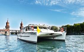 Berlin: Boat Tour on a Solar-Powered Catamaran