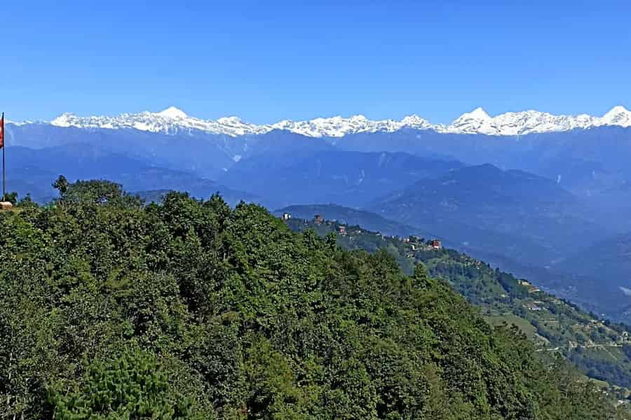 Ab Kathmandu: Geführte Wanderung am Phulchoki mit Hotelabholung. Foto: GetYourGuide Ab Kathmandu: Geführte Wanderung am Phulchoki mit Hotelabholung. Foto: GetYourGuide