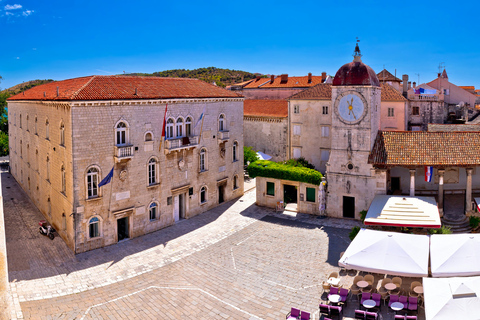 Split: Trogir Walking Tour, Blue Lagoon & Shipwreck Cruise Split: Trogir, Shipwreck & Trogir Boat Tour with Food/Drinks