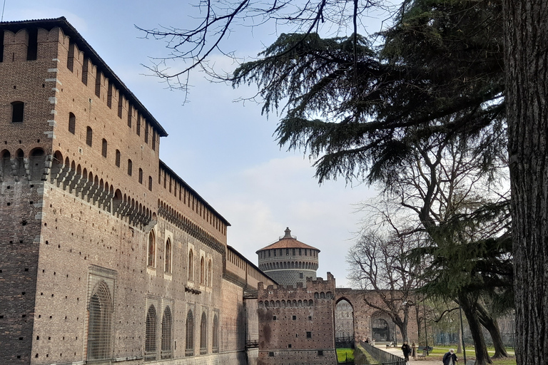 Milan&#039;s Modern Architecture: 3-Hour Bike Tour