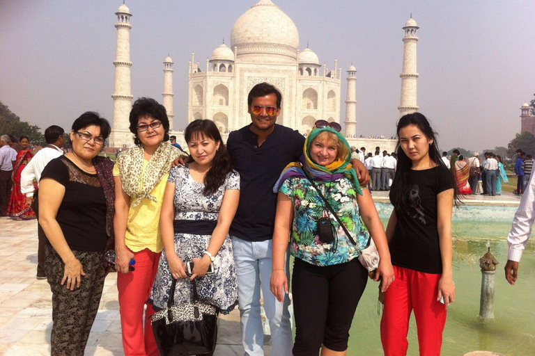 Agra: Private Tour of Taj Mahal & Agra Fort Standard Option