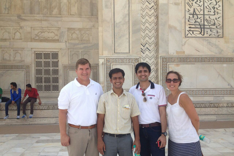 Agra: Private Tour of Taj Mahal & Agra Fort Standard Option