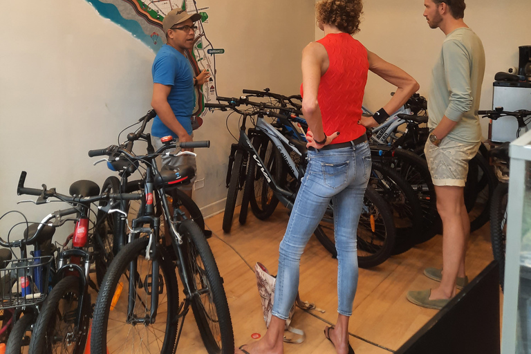 Tour à vélo au Morro Solar avec guide localVisite à vélo du Morro Solar avec un guide local