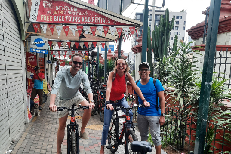 Tour à vélo au Morro Solar avec guide localVisite à vélo du Morro Solar avec un guide local