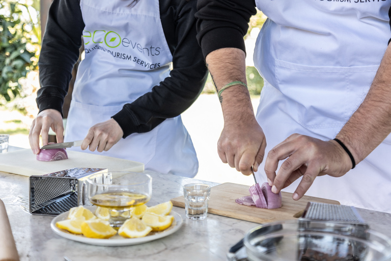 Rethymno Clase de cocina con un lugareño en su huertoClase práctica de cocina en el jardín más hermoso de Rethymno