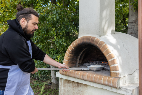 Rethymno Clase de cocina con un lugareño en su huertoClase práctica de cocina en el jardín más hermoso de Rethymno