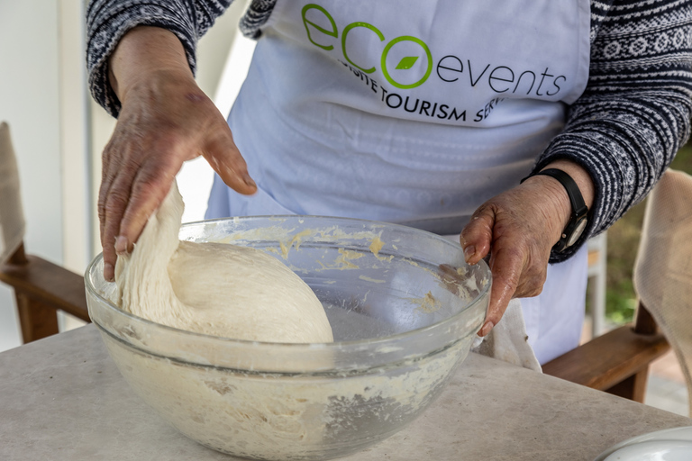 Rethymno Clase de cocina con un lugareño en su huertoClase práctica de cocina en el jardín más hermoso de Rethymno