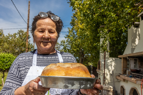 Rethymno Clase de cocina con un lugareño en su huertoClase práctica de cocina en el jardín más hermoso de Rethymno