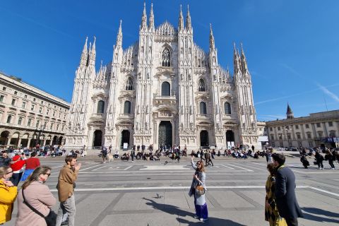 Milano: Duomo Rooftops and Cathedral Guided Tour with Tickets: Duomo Rooftops and Cathedral Guided Tour with Tickets.