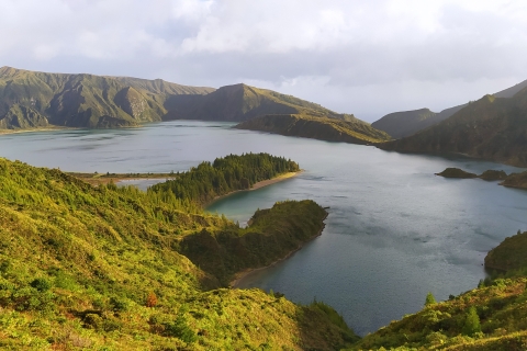 Group Van Tour: Discover Lagoa do Fogo and much more! Group Van Tour: Discover Lagoa do Fogo and much more
