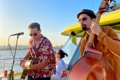 Barcelona: rejs katamaranem z muzyką na żywo w dzień lub o zachodzie słońcaRejs o zachodzie słońca