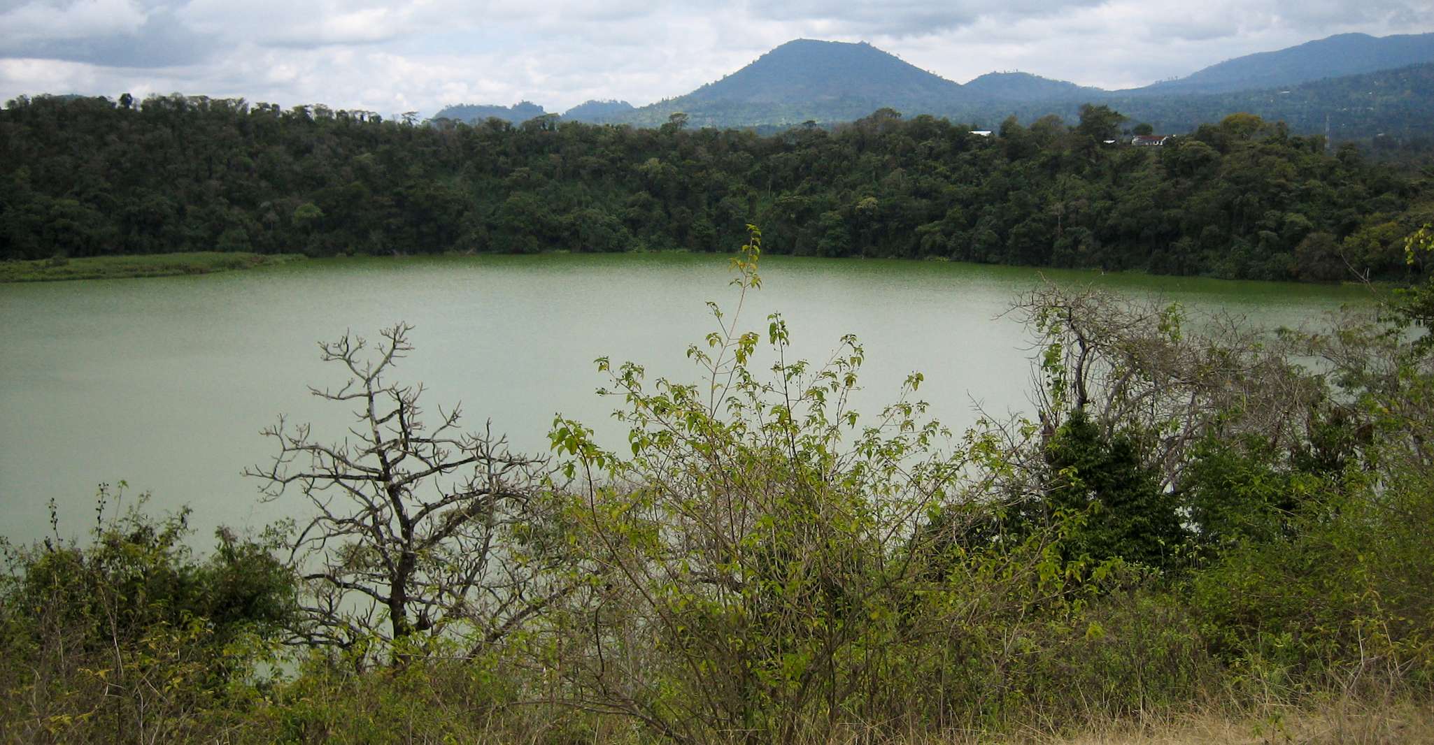 Canoeing Lake Duluti - Housity