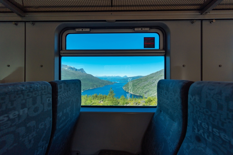 Von Narvik aus: Hin- und Rückfahrt mit dem arktischen Zug der Ofotenbahn