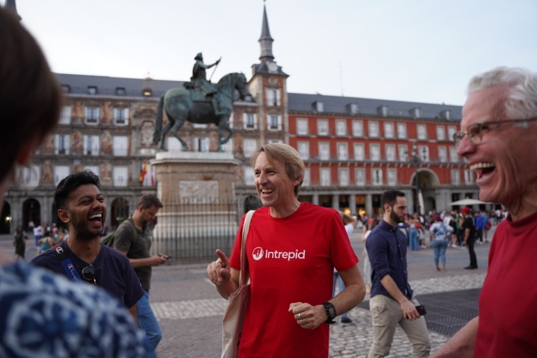 Madrid: Lonely Planet Tour mit Tapas und WeinprobeGruppentour