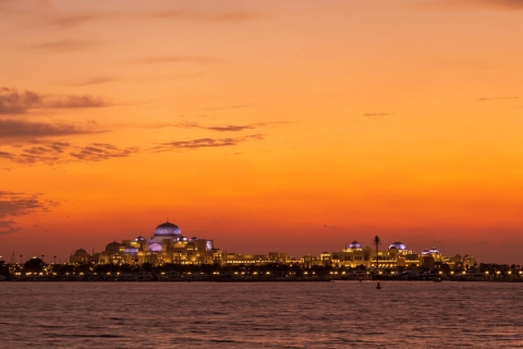 Abu Dhabi: City Sightseeing Cruise z napojami bezalkoholowymiRejs grupowy